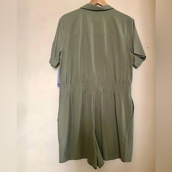 ATHLETA Wrinkle Resistant  Relaxed Fit Romper - Picture 8 of 11